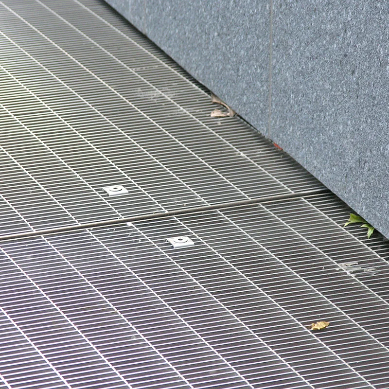 stainless-steel-floor-grating-Vista-Chelsea-Bridge-10